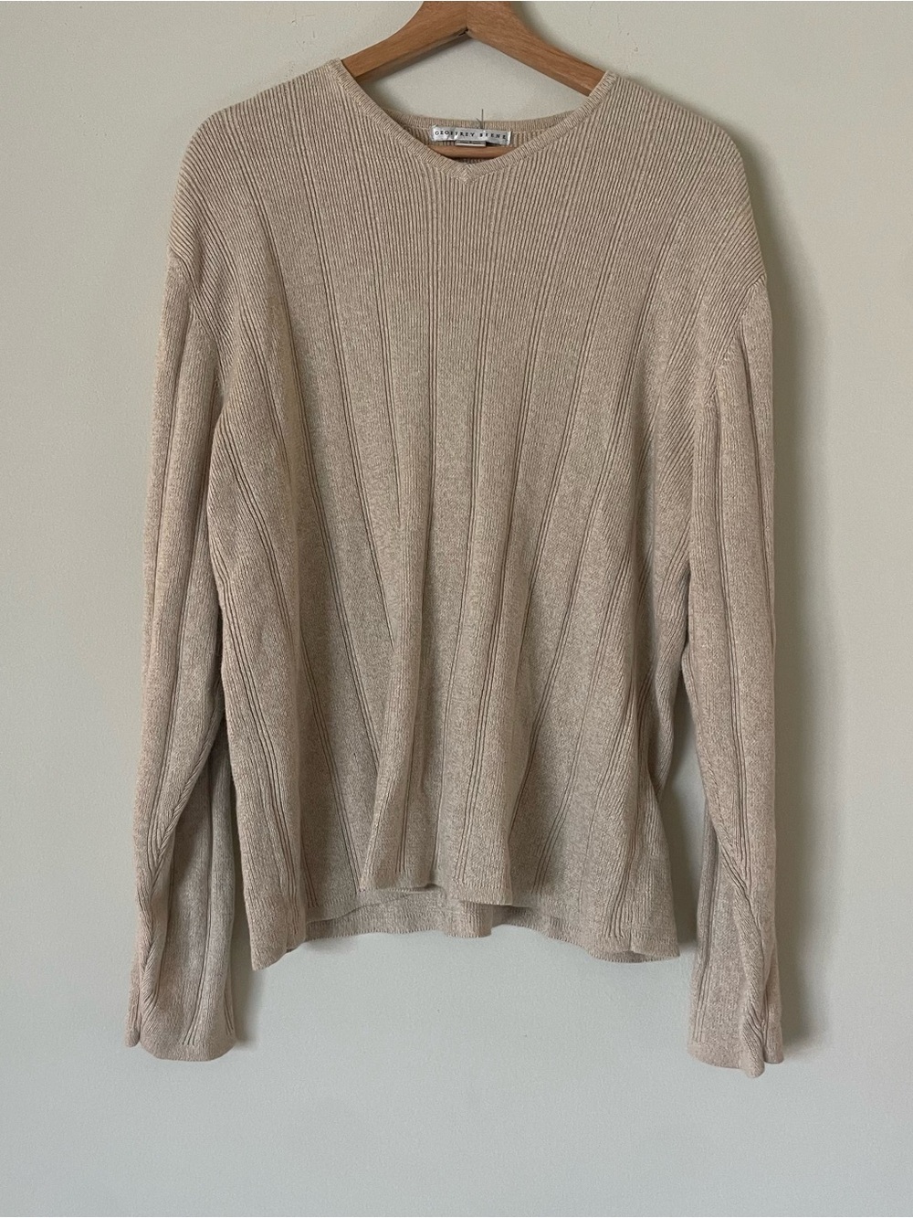 90s Geoffrey Beene Men's Ribbed Slight V-Neck Sweater in Beige